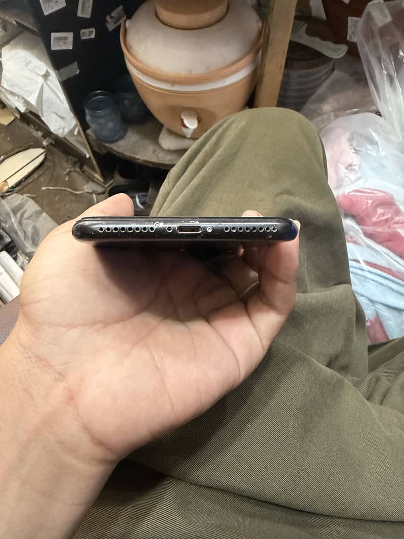 Apple iPhone 7 Plus 3