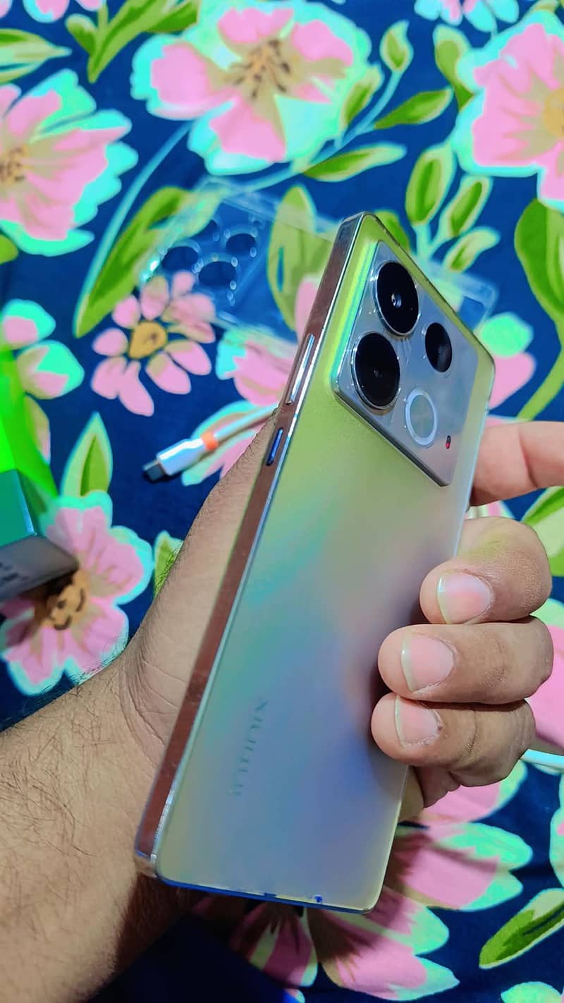 Infinix Note 40 0
