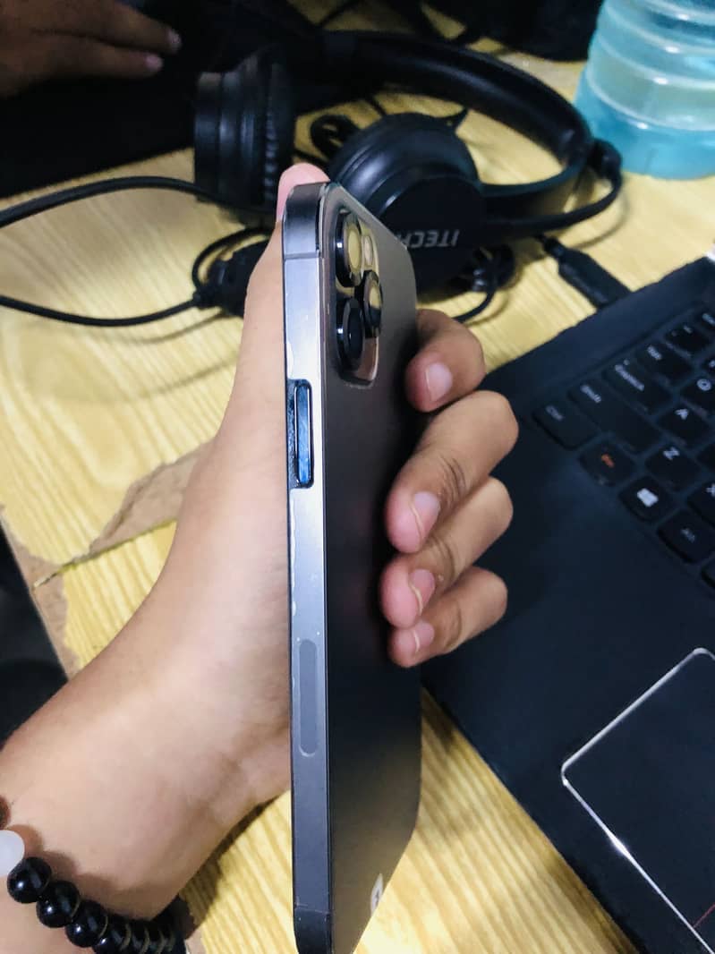 Apple iPhone 12 Pro 3