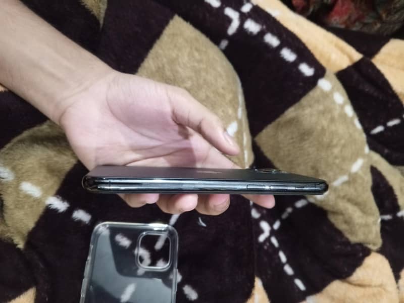 Apple iPhone 11 Pro 1