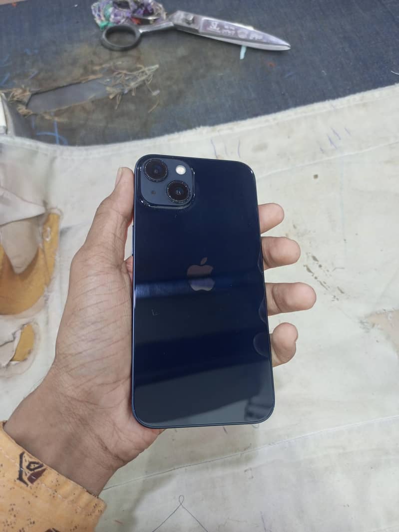Apple iPhone 13 7