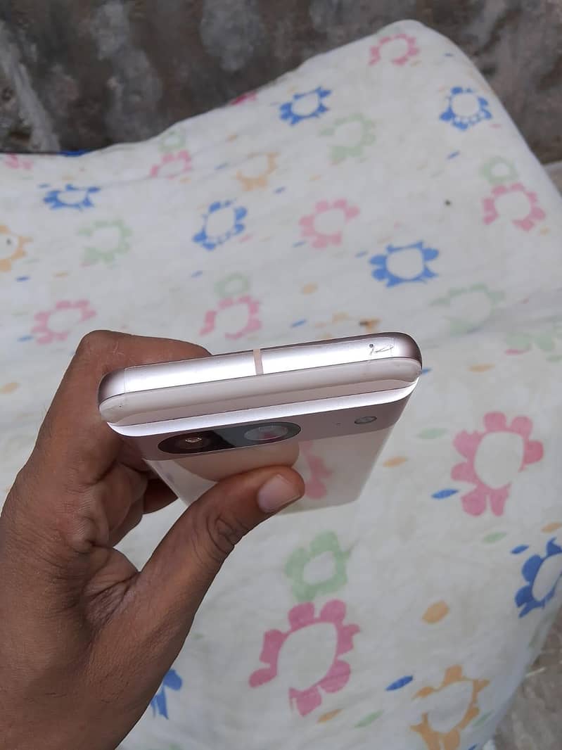Google Pixel 8 3