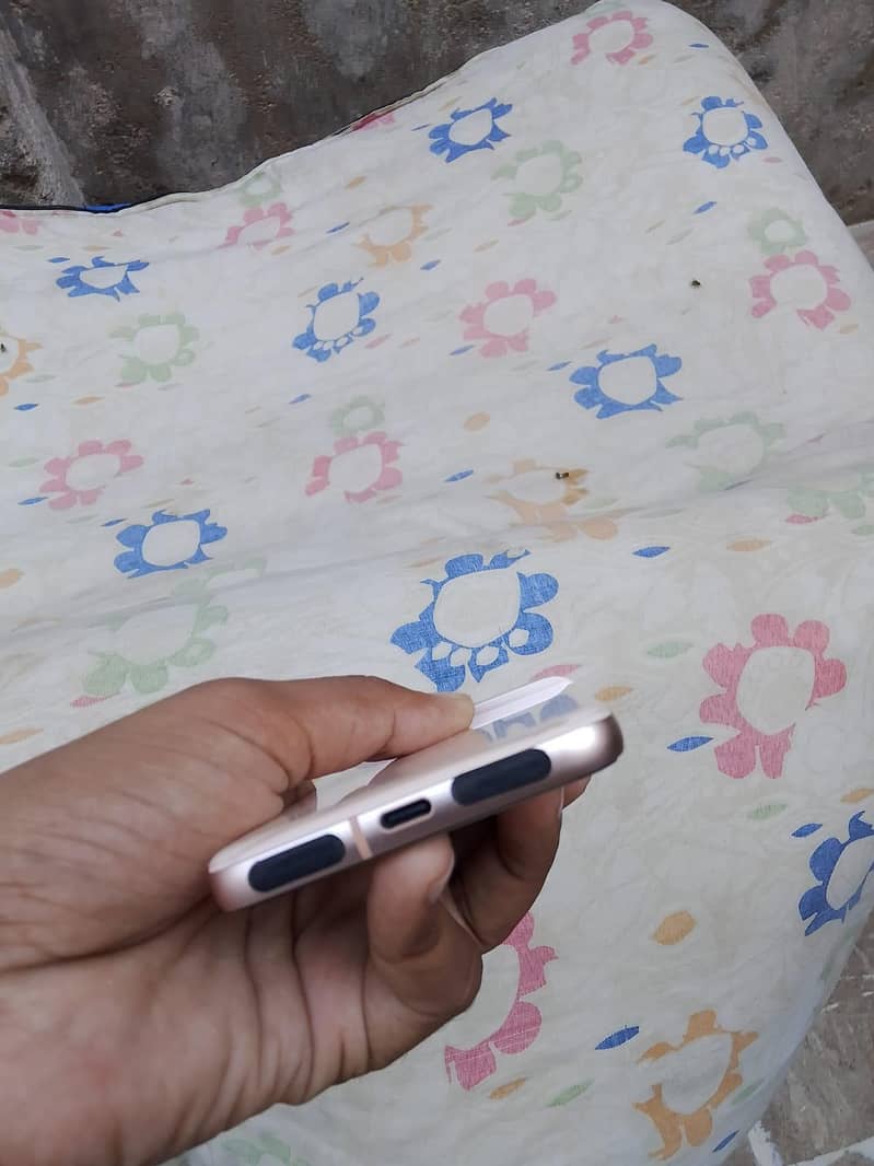Google Pixel 8 5