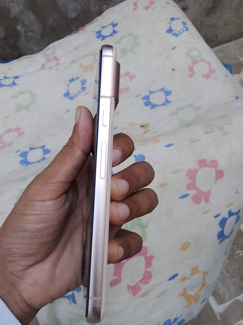 Google Pixel 8 12