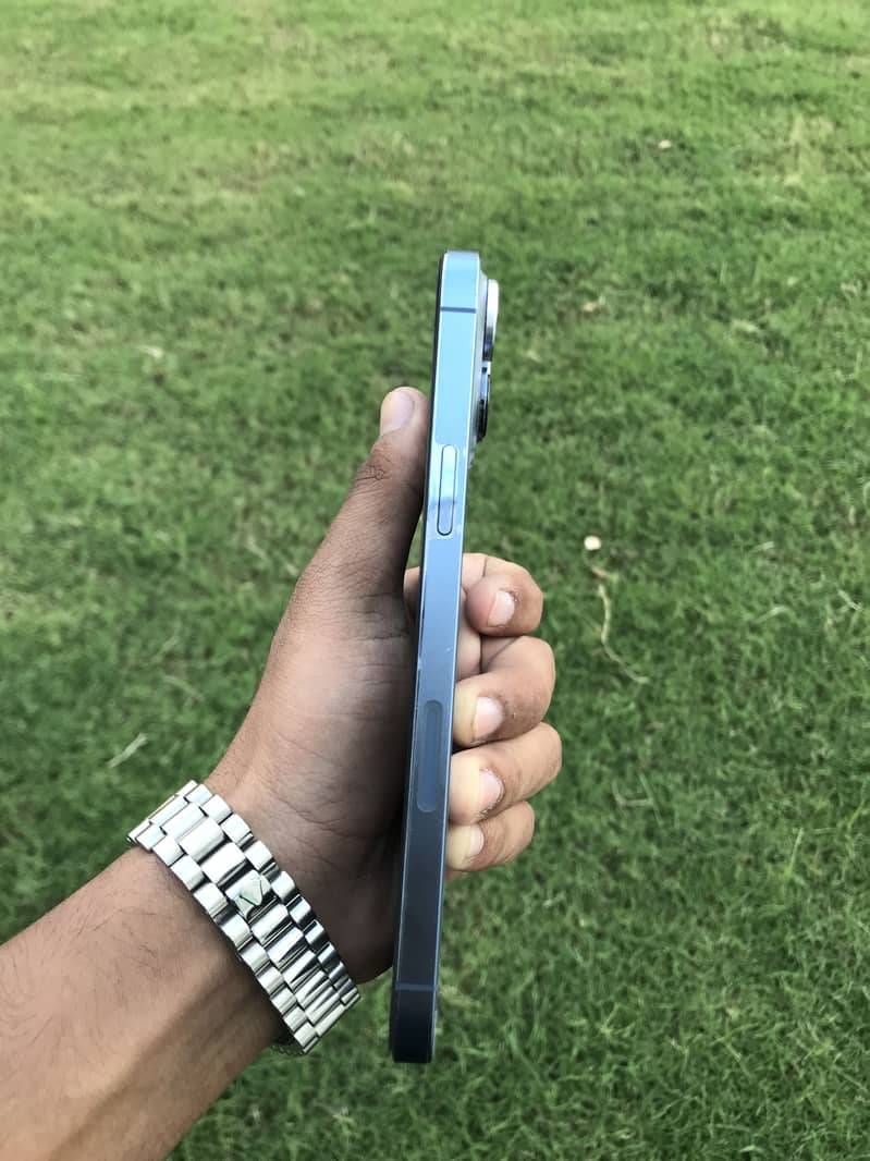 Apple iPhone 13 Pro Max 3