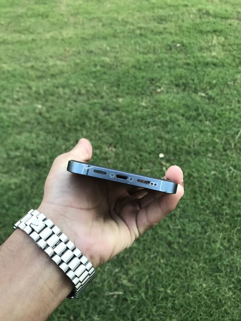 Apple iPhone 13 Pro Max 4