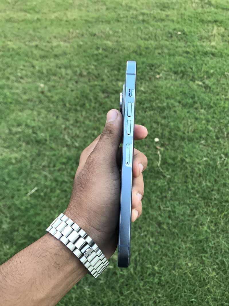 Apple iPhone 13 Pro Max 5