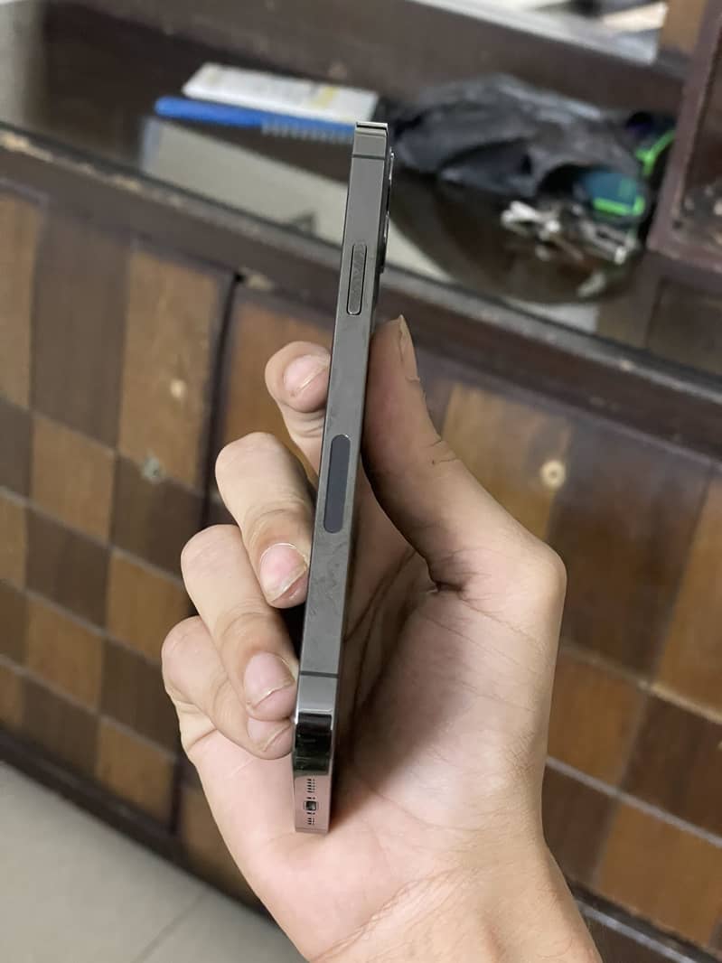 iPhone 12 Pro 3