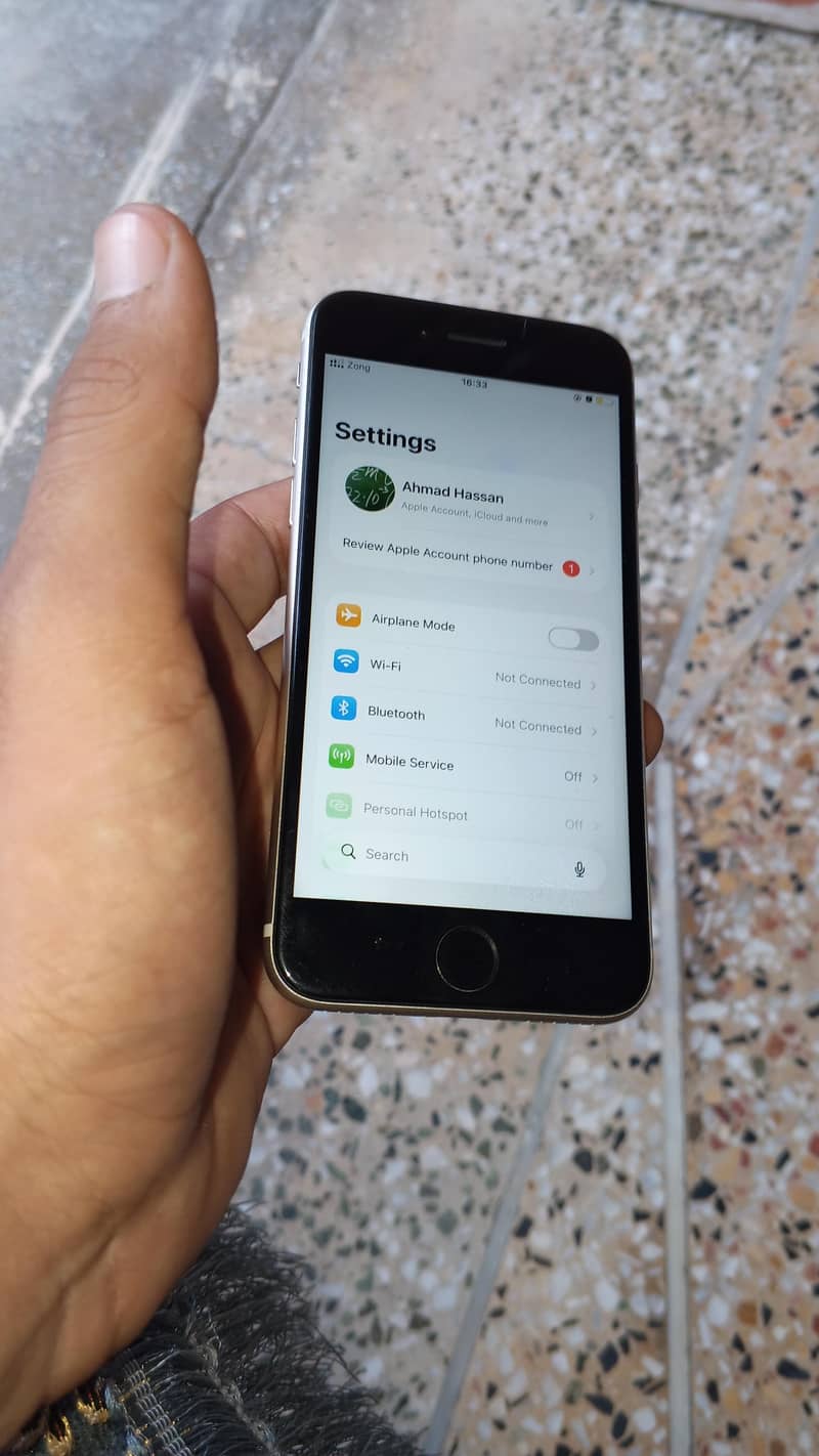 Apple iPhone SE 4