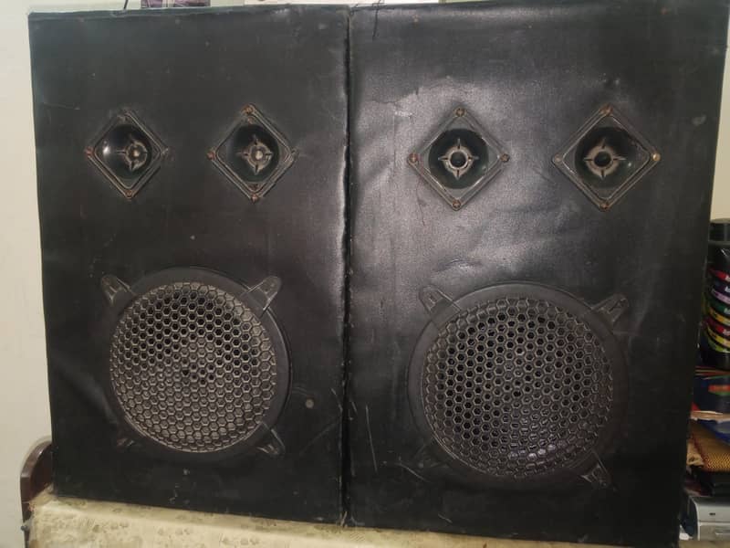 BLUETOOTH SPEAKERS 4