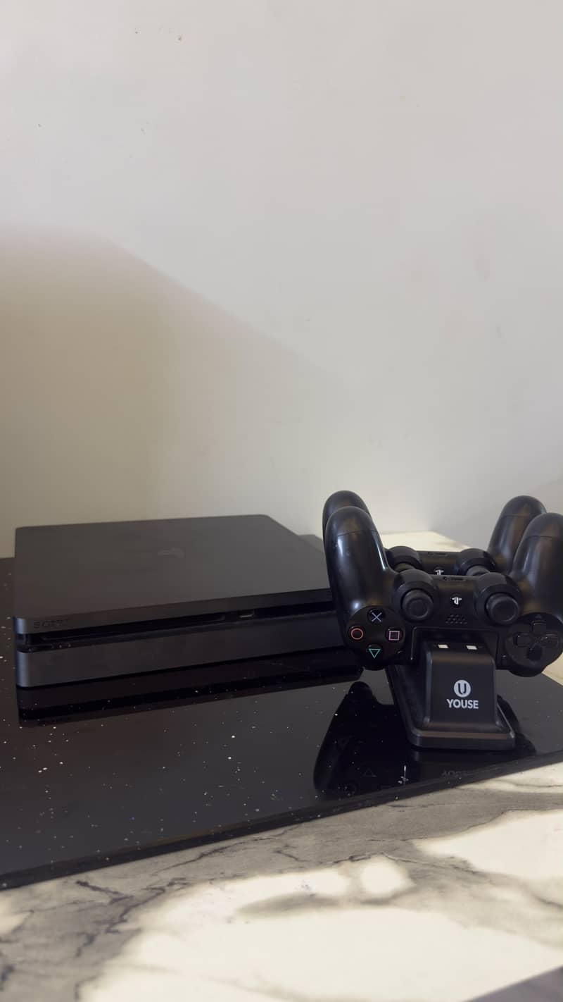 Playstation 4 slim 5