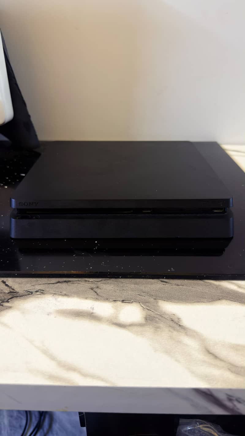 Playstation 4 slim 6