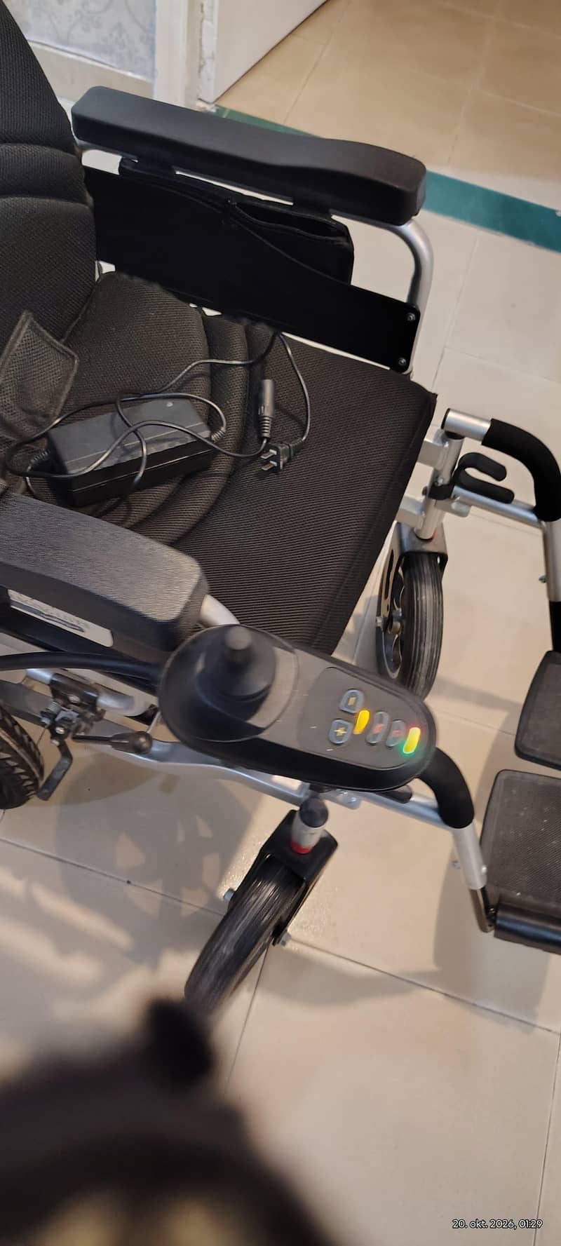 New Fully automatic wheelchair 2