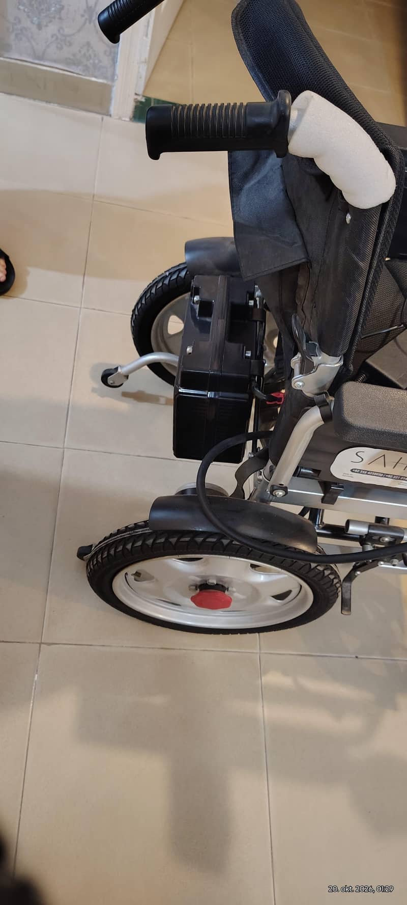 New Fully automatic wheelchair 3