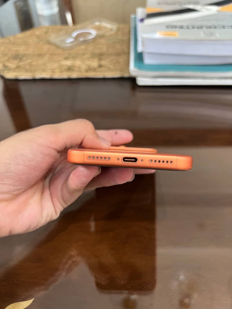 Apple iPhone 17 Pro Max 2