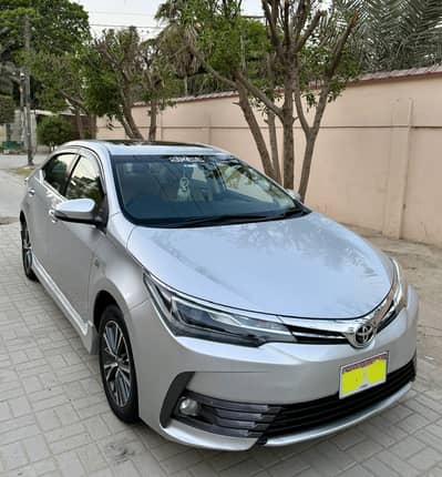 Toyota Altis Grande 1.8 model 2020 original colour