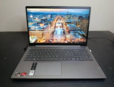 Lenovo IdeaPad 3 | 15-inch | Ryzen 7 5700U | 8GB RAM | 256GB SSD