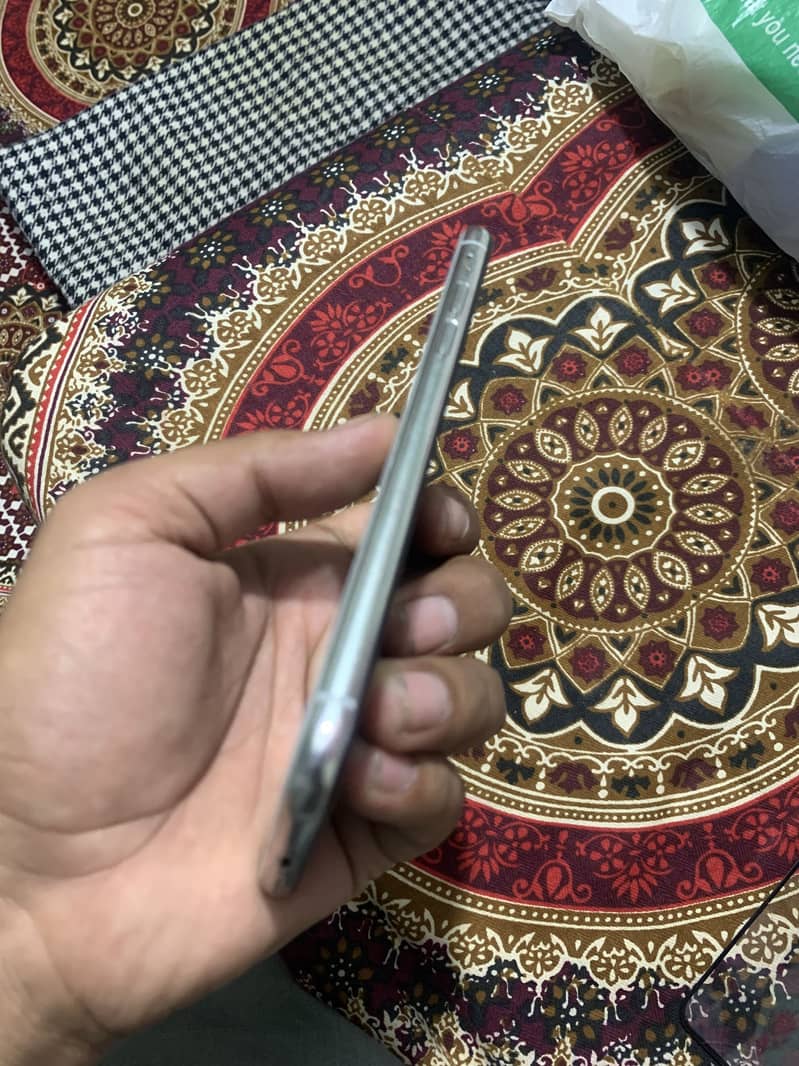 Apple iPhone X 0