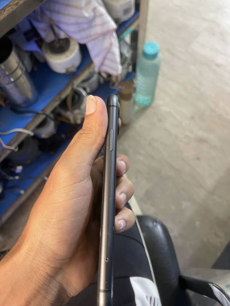 Apple iPhone 11 Factory unlocked 5