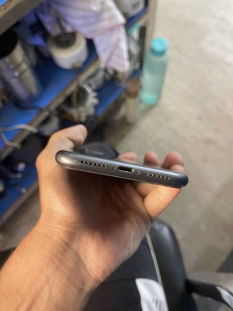 Apple iPhone 11 Factory unlocked 6