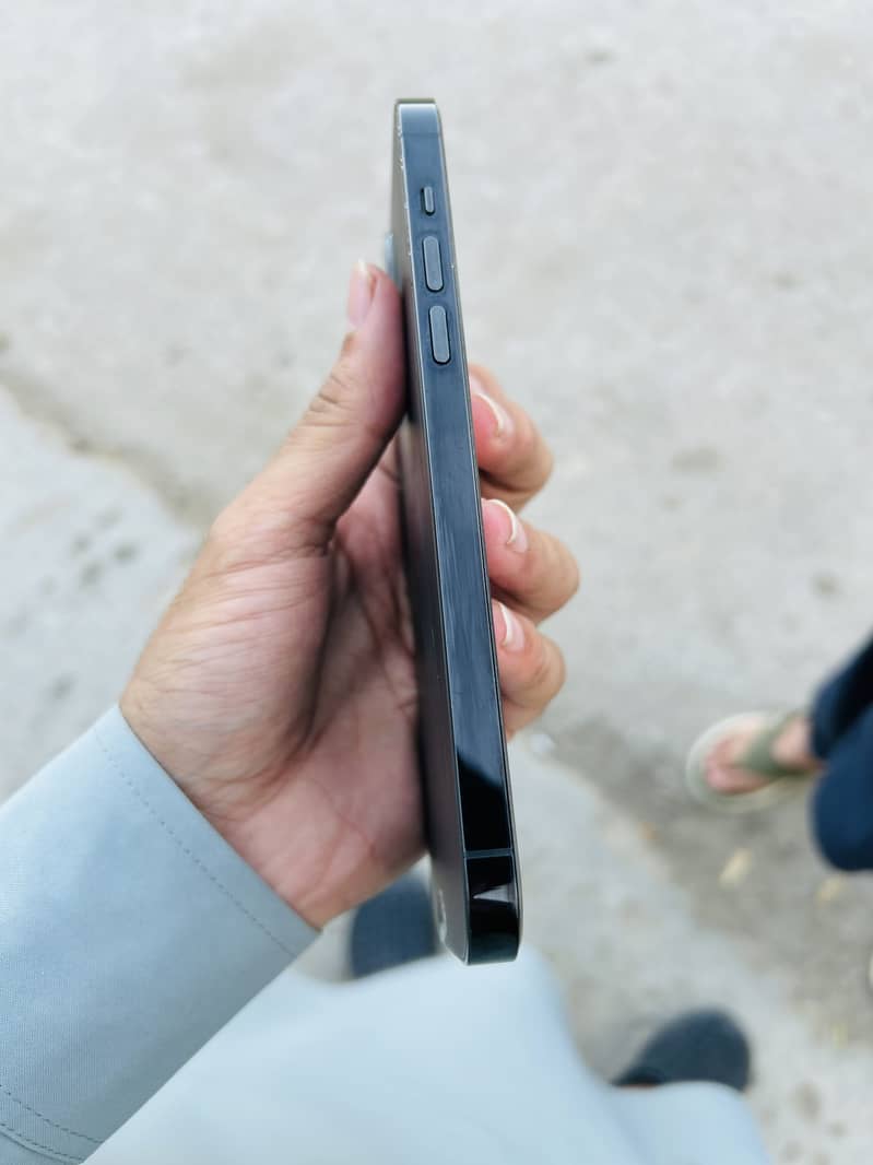 Apple iPhone 14 Pro Max 1