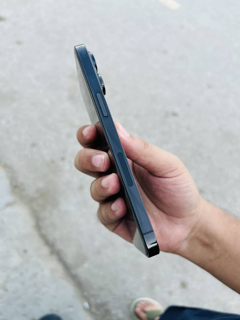 Apple iPhone 14 Pro Max 2