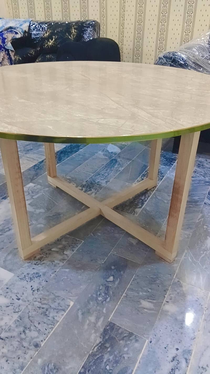 Stylish round table design 1