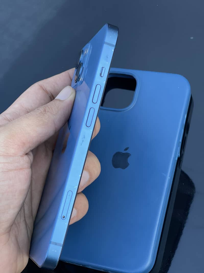 Apple iPhone 13 3