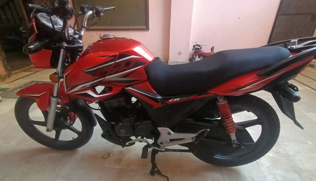 Honda CB150F 1