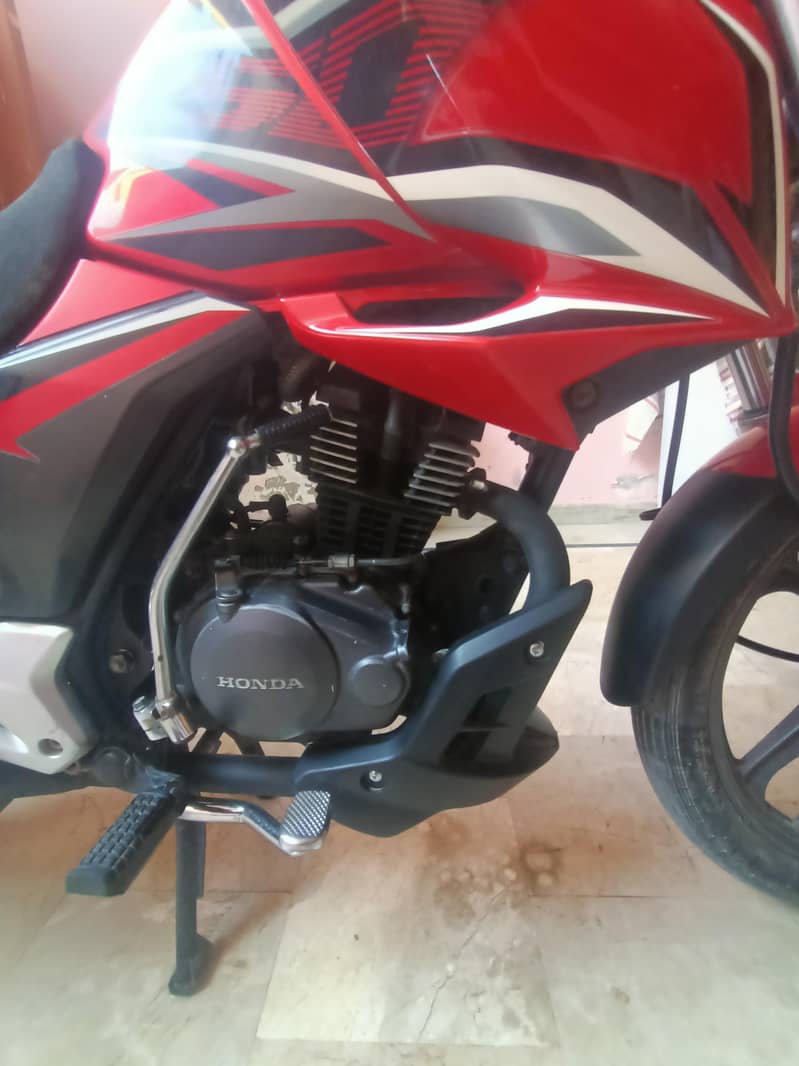 Honda CB150F 3