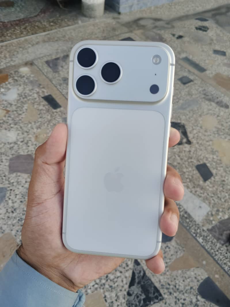 Apple iPhone 17 Pro Max JV 1