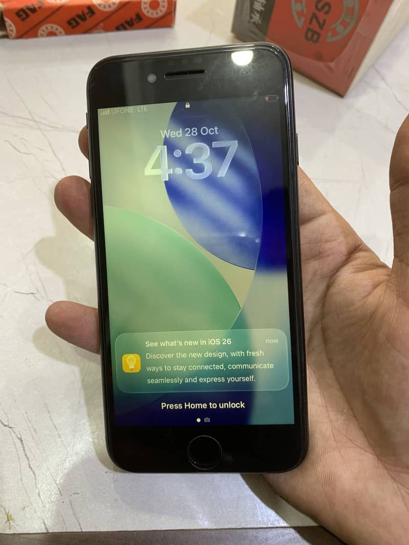 Apple iPhone SE 0