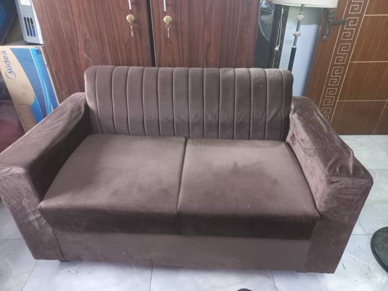 4 seater with centre table 2