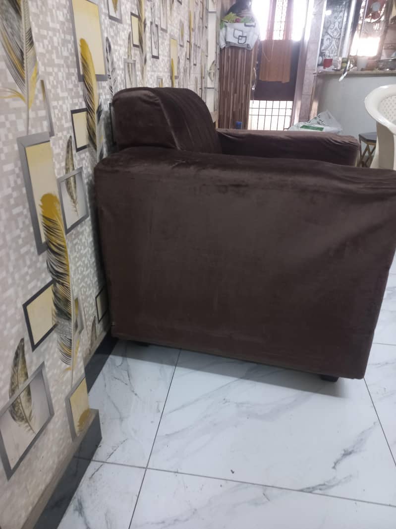 4 seater with centre table 4