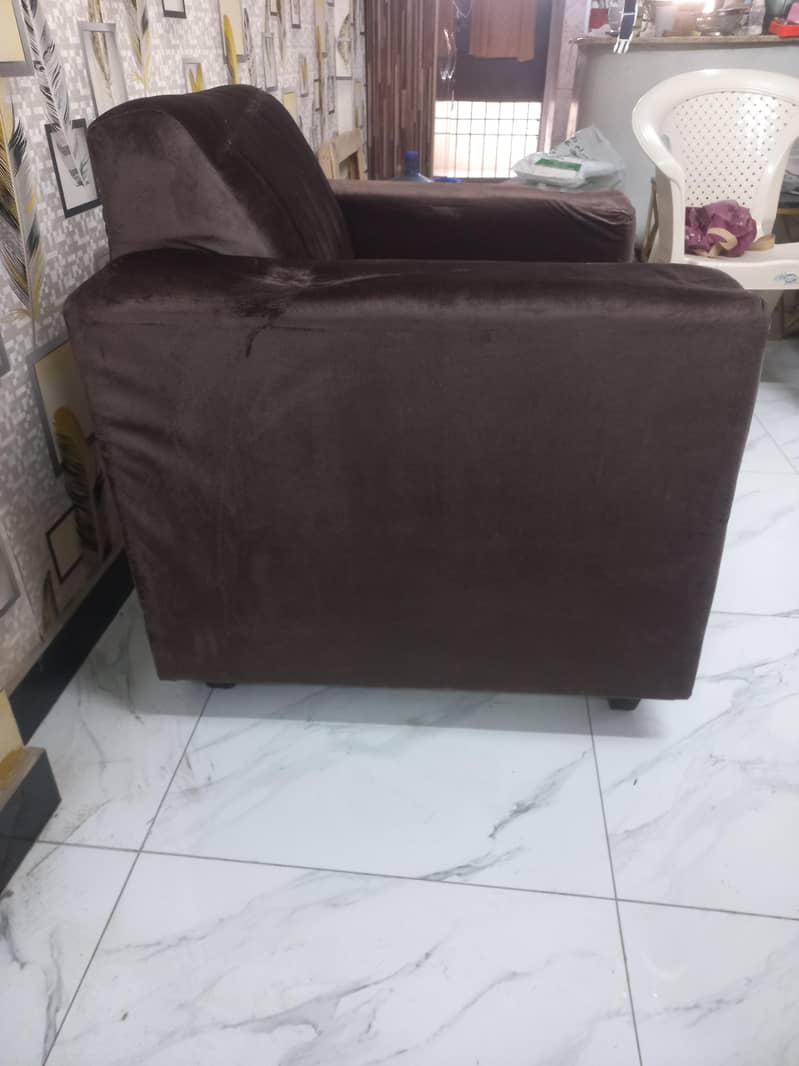 4 seater with centre table 8