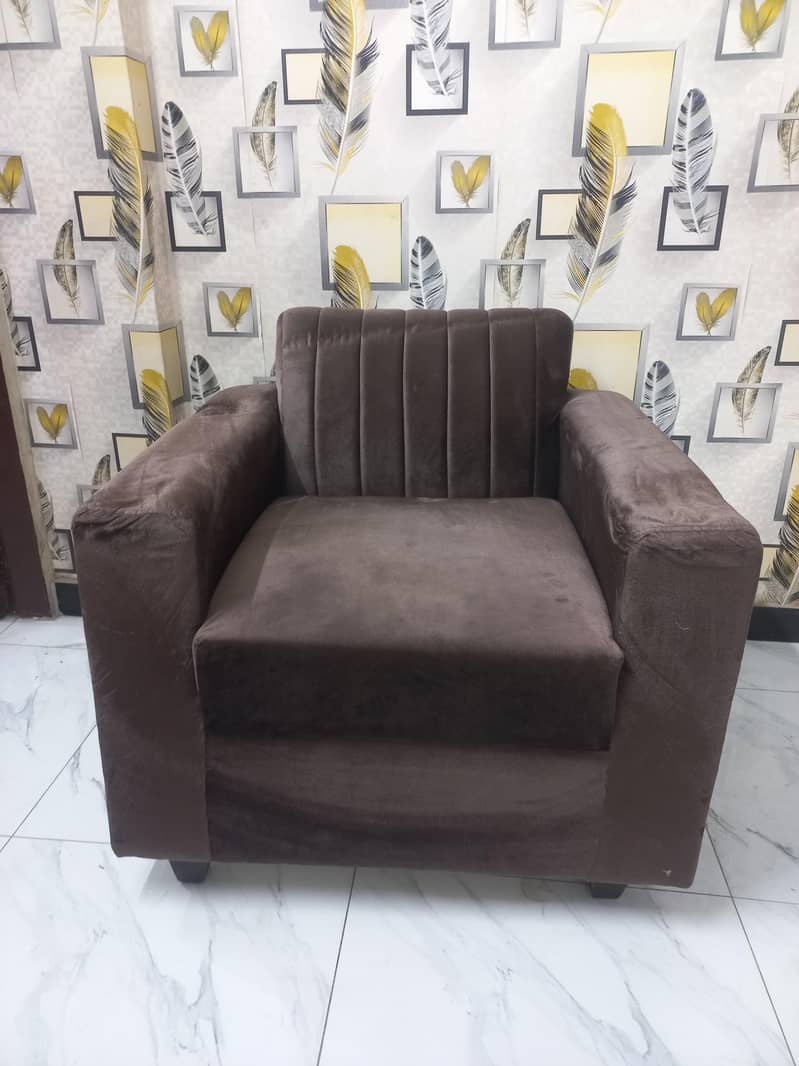 4 seater with centre table 10