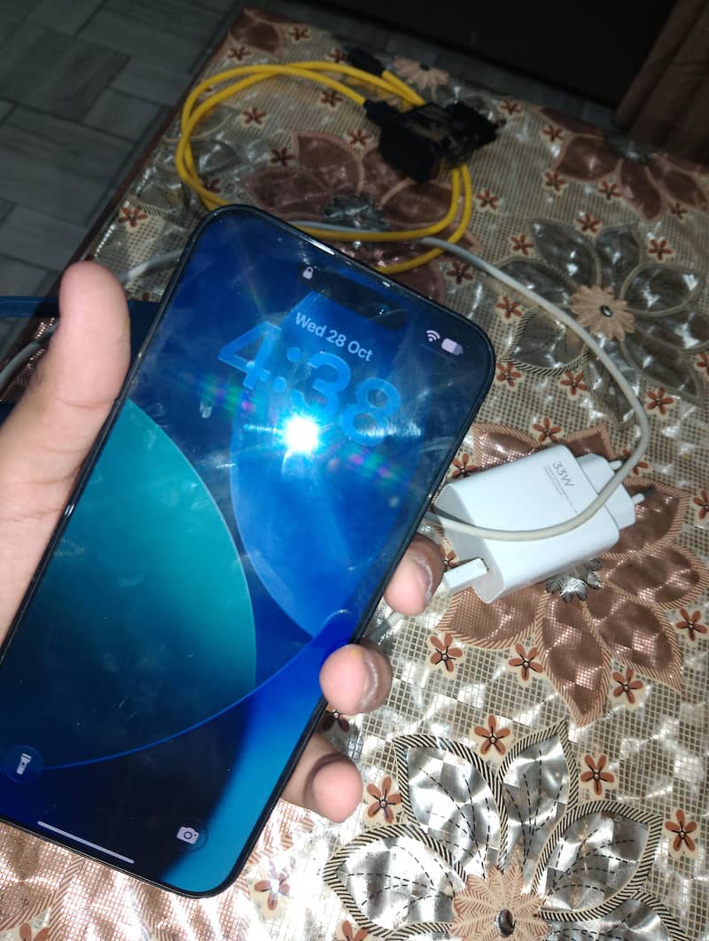 Apple iPhone 15 Pro Max 2