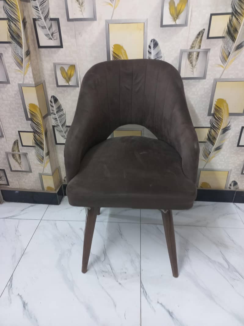 2 chairs with 1 table 5