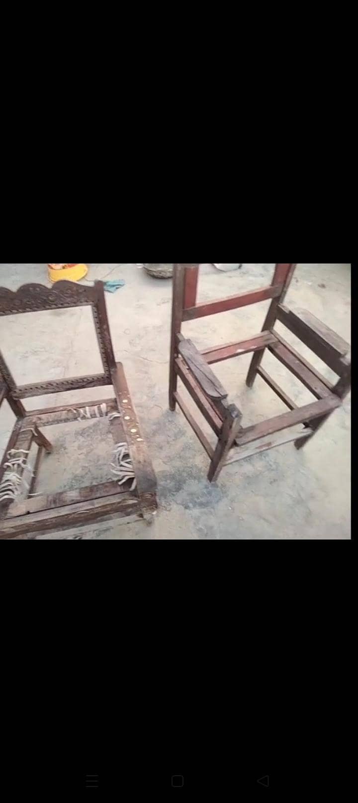 3 Chairs 3