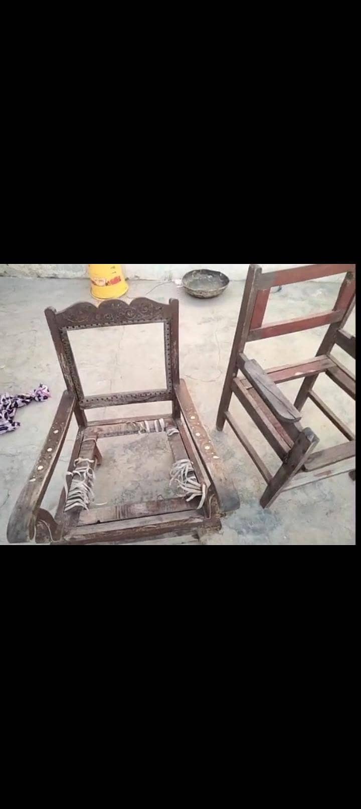 3 Chairs 5