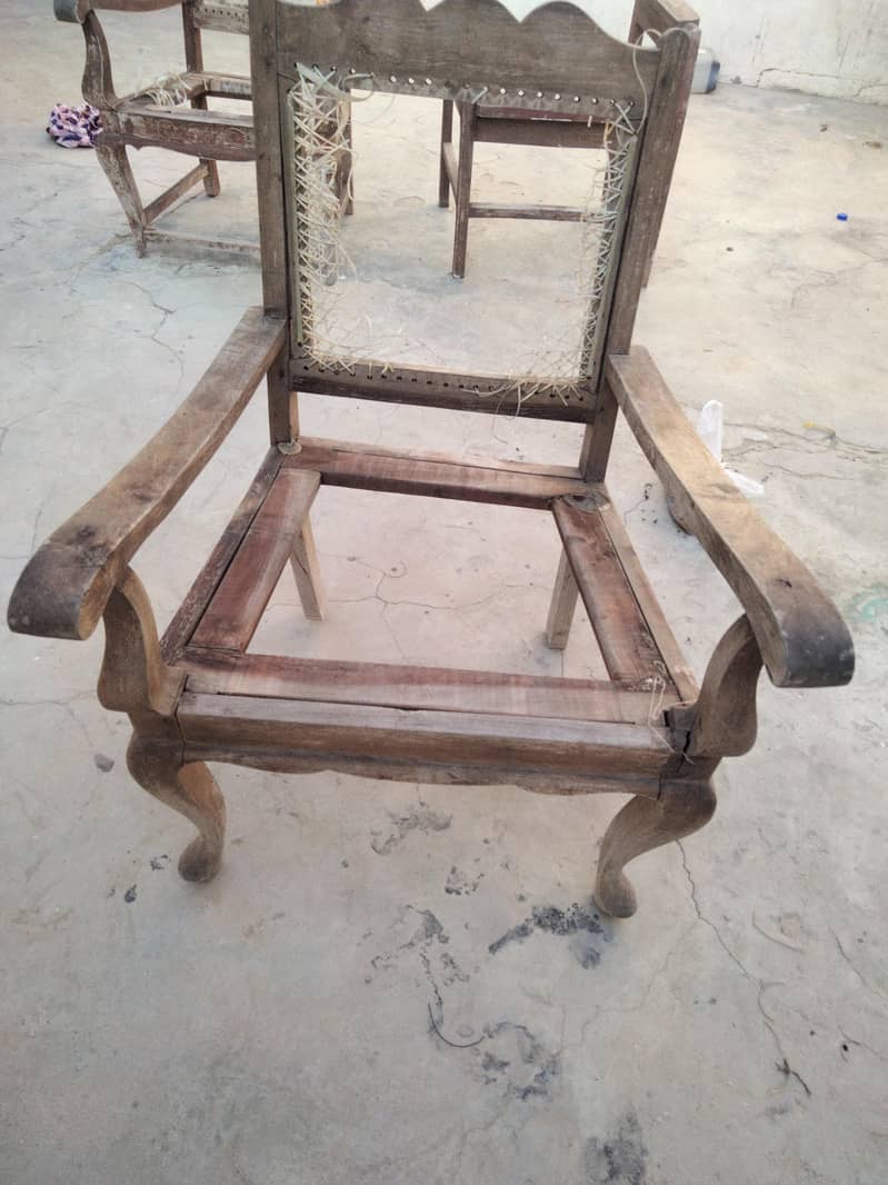 3 Chairs 6