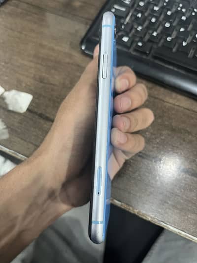 Apple iPhone XR