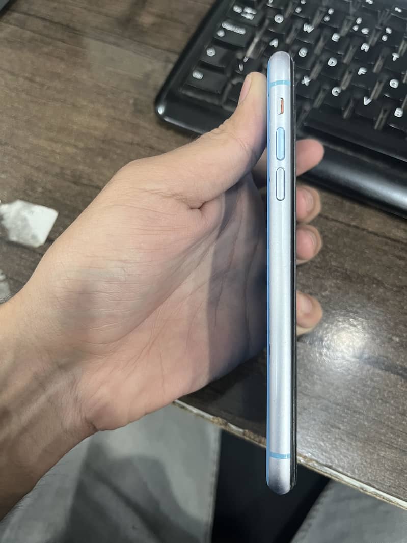 Apple iPhone XR 1