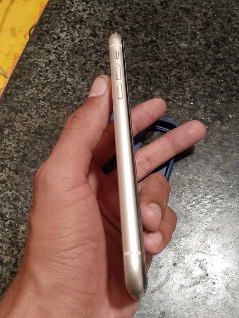 Apple iPhone 11 5