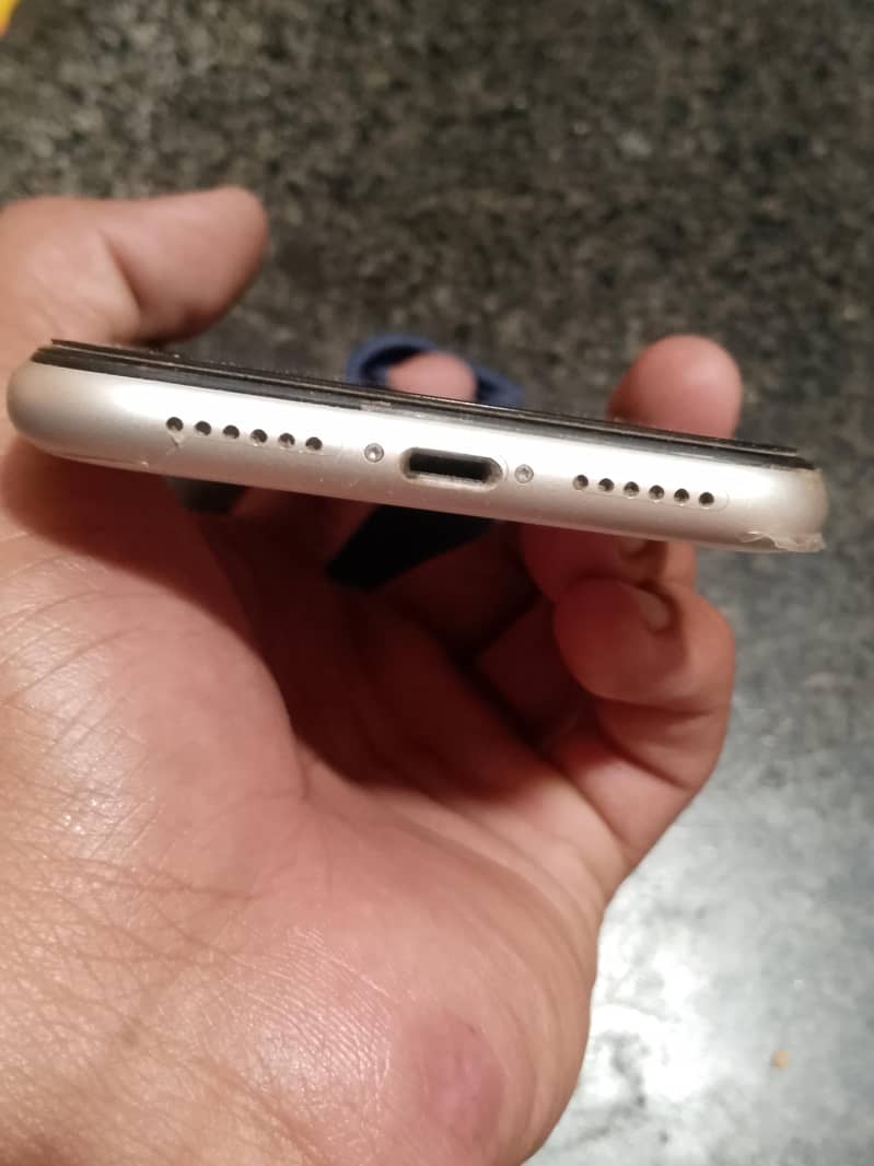 Apple iPhone 11 6