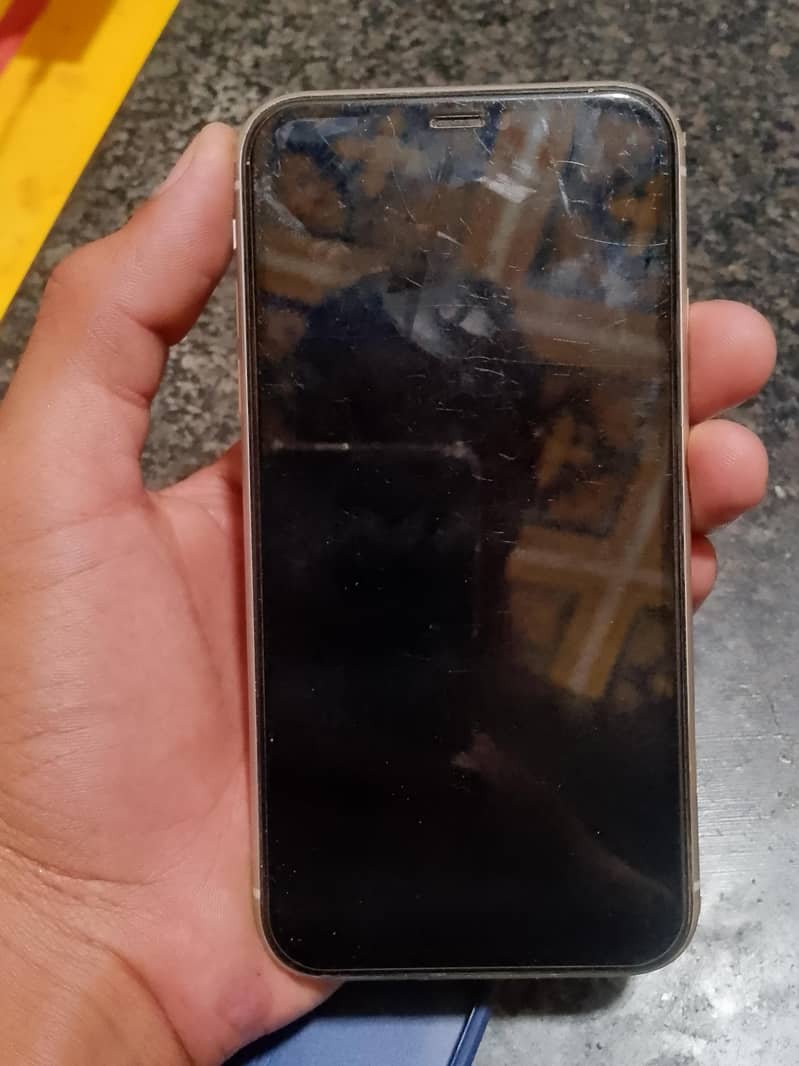 Apple iPhone 11 7