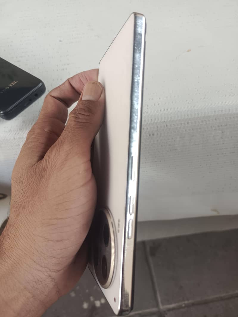 Tecno CAMON 30 2