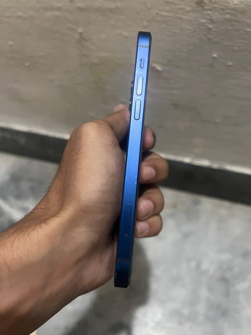 Apple iPhone 12 2