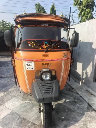 SIWA RIKSHA ONE HAND USED