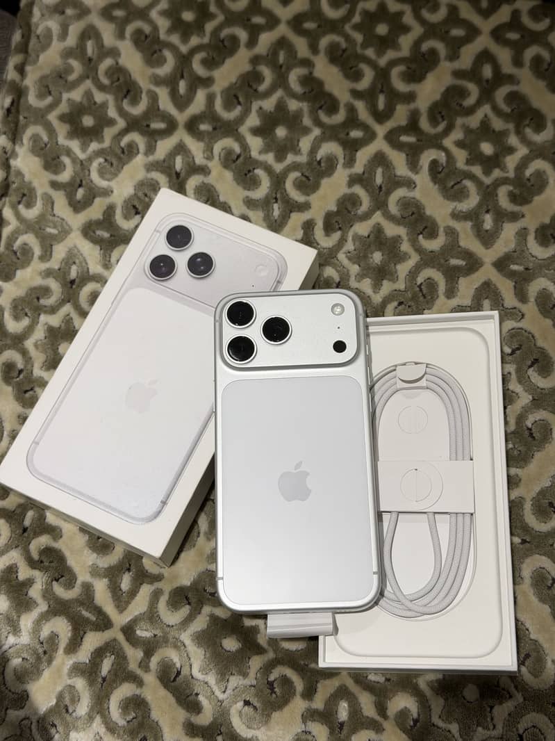 Apple iPhone 17 Pro Max 0